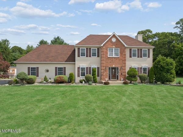 5 Hartnett Way, Clarksburg, NJ 08510