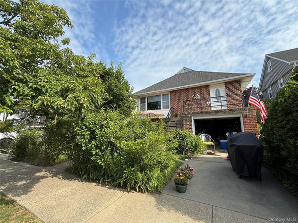 731 E Walnut Street , Unit 2nd floor, Long Beach, NY 11561