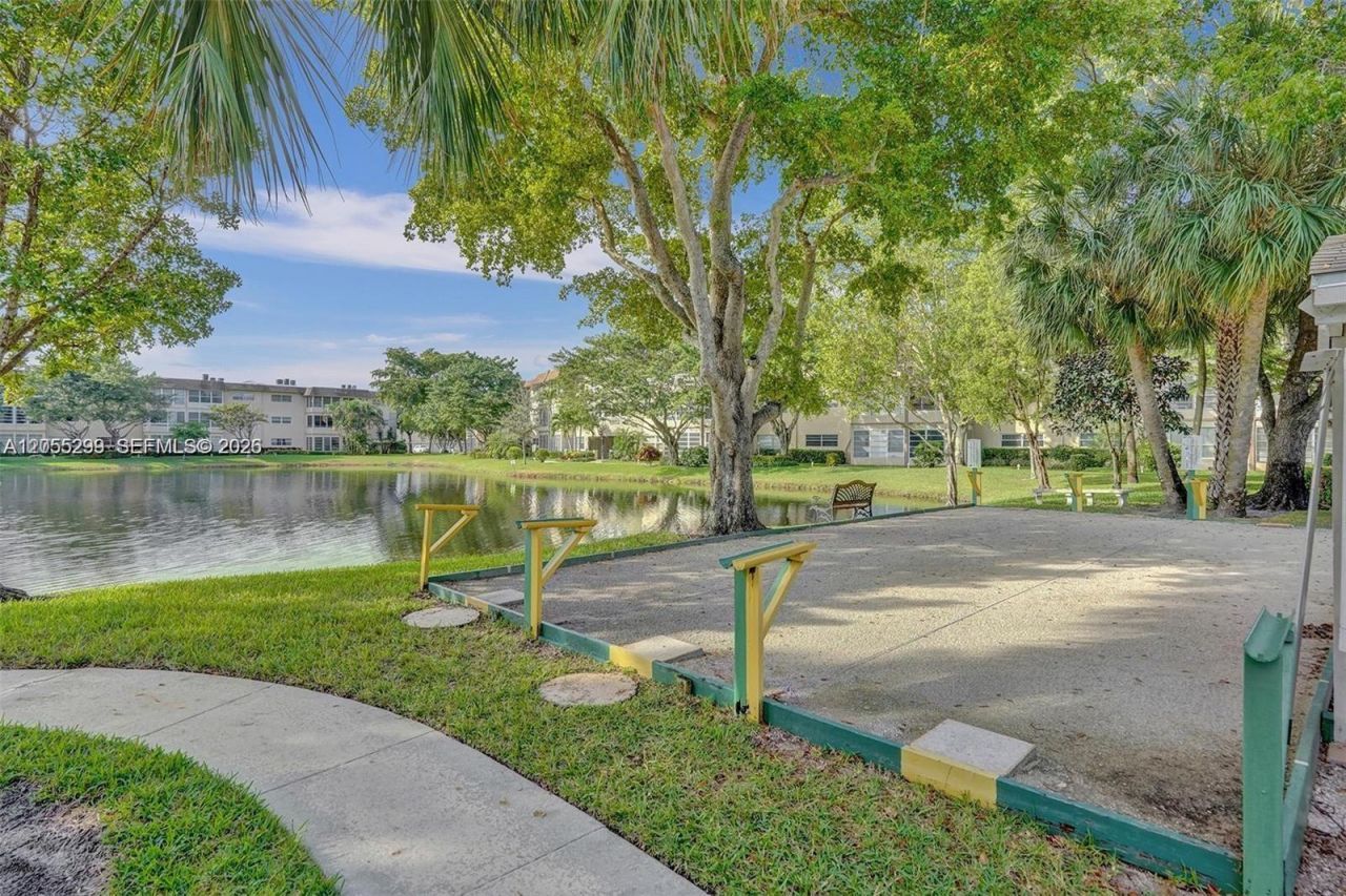 3530 NW 52nd Ave, Unit 509, Lauderdale Lakes, FL 33319 Photo