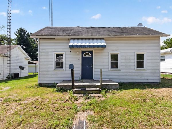 210 E Liberty Street , Petersburg, IL 62675