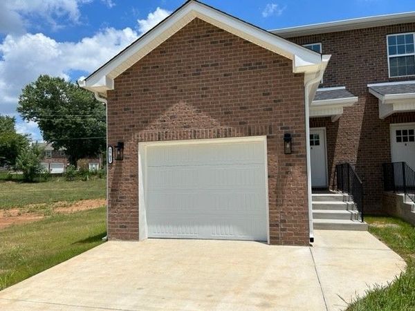 2702 E Copeland Ct, Unit B, Clarksville, TN 37042