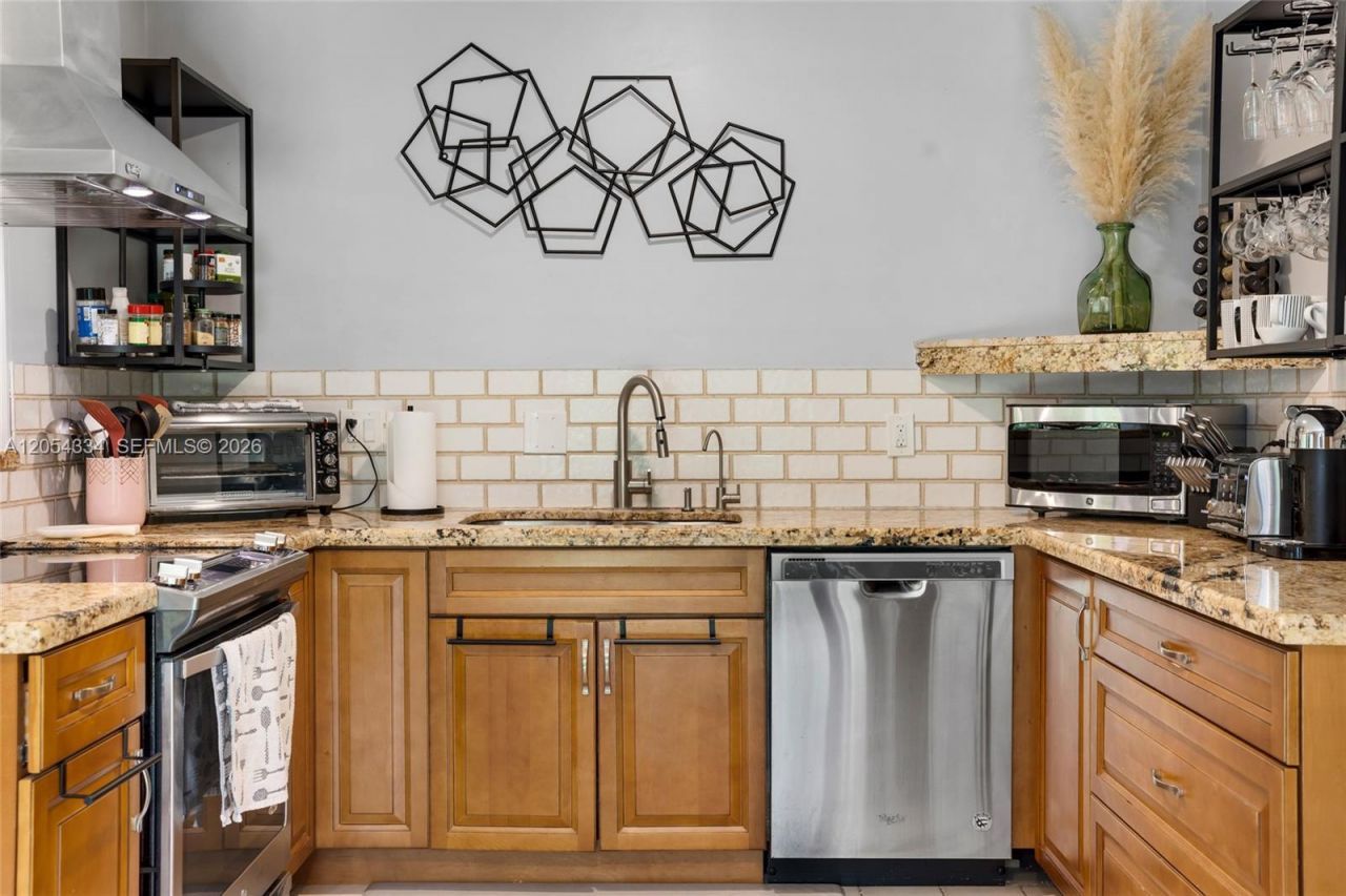 1178 Garfield St , Hollywood, FL 33019 Photo