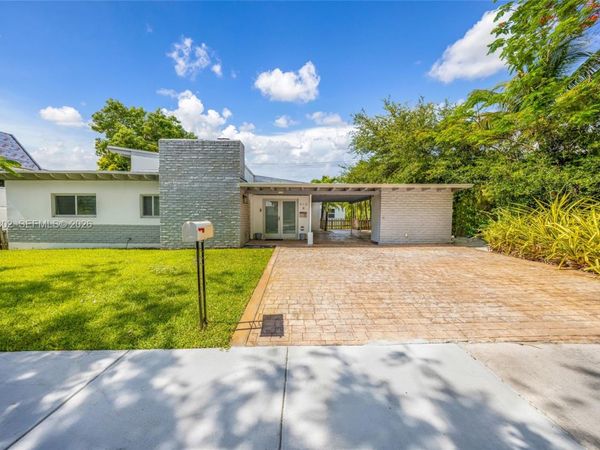 910 NE 81st St, Miami, FL 33138