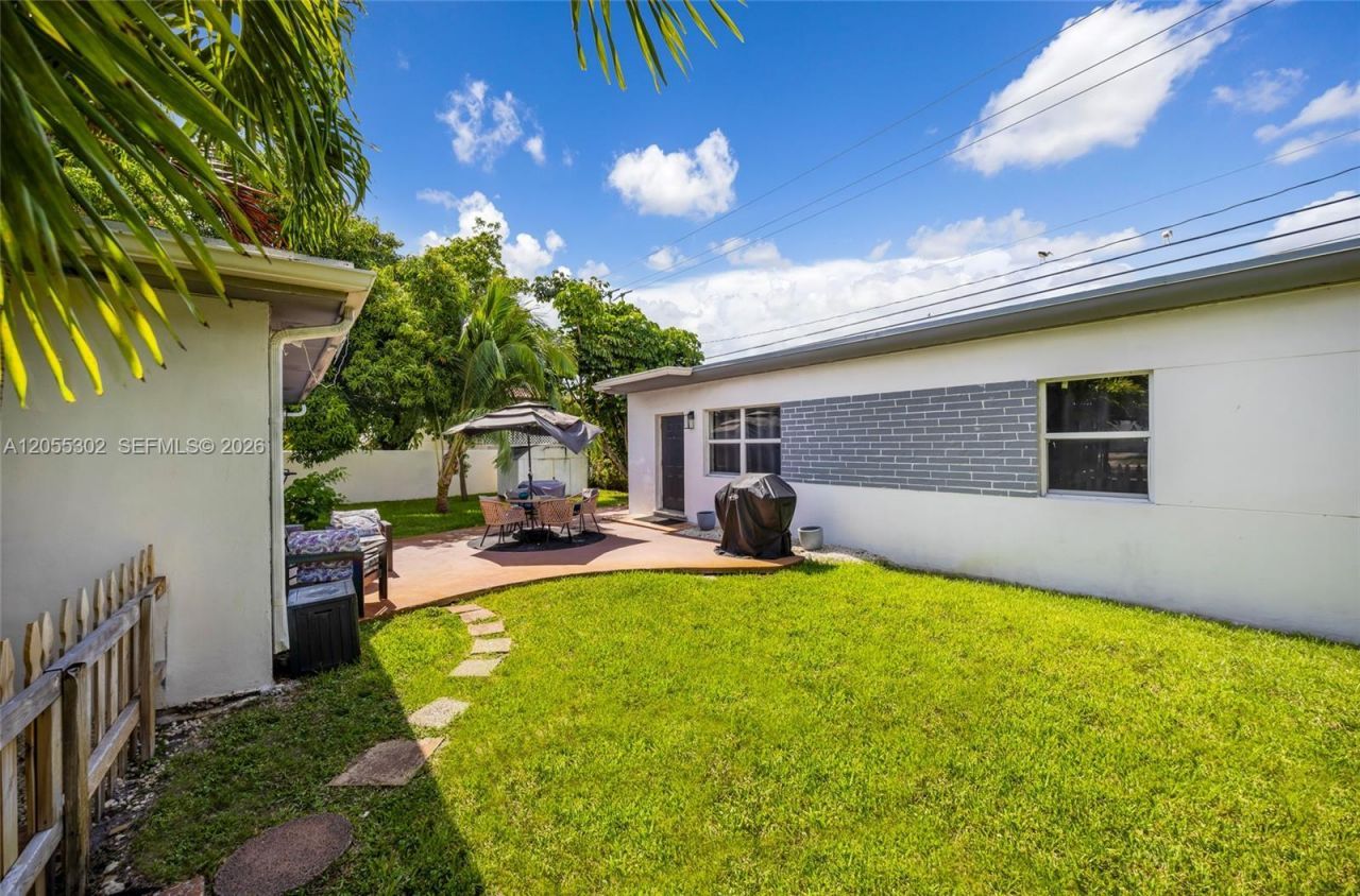 910 NE 81st St, Miami, FL 33138 Photo