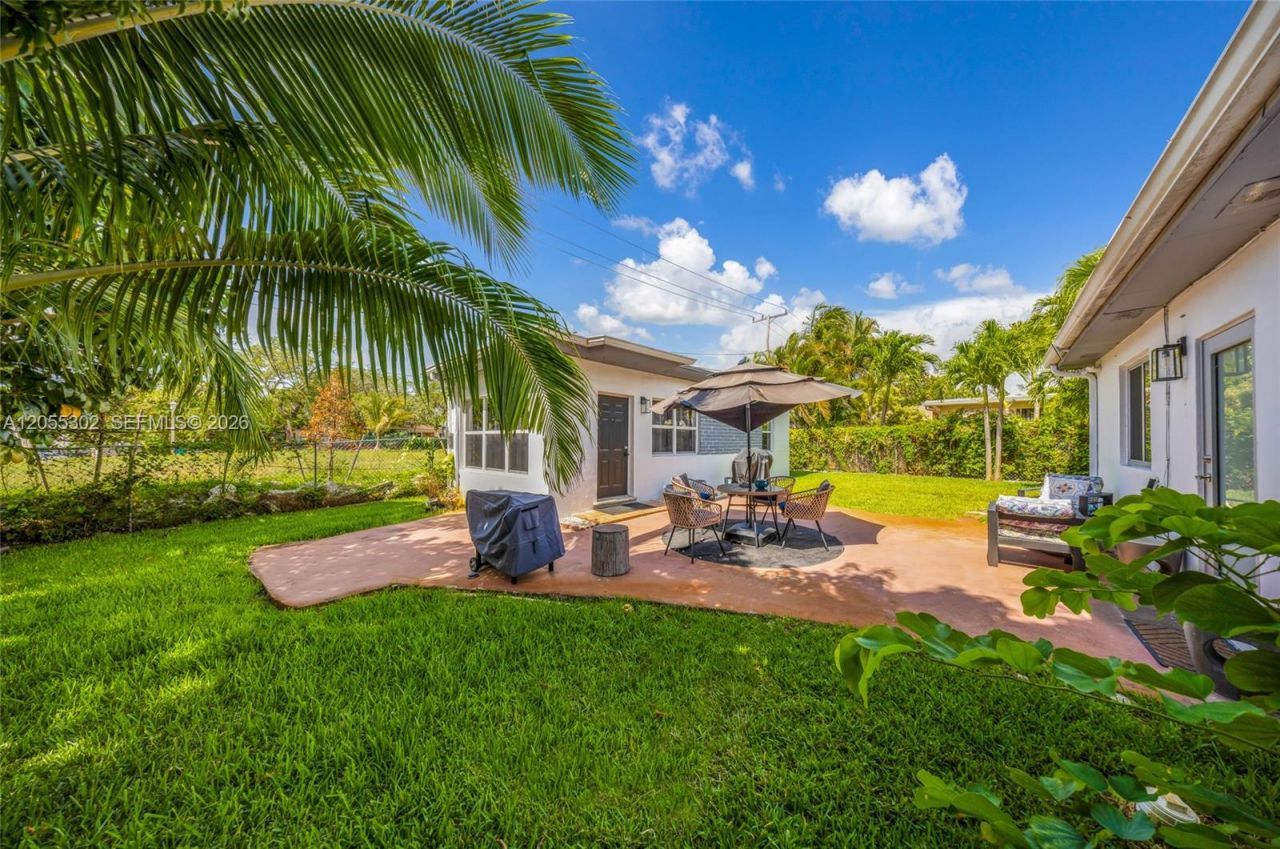 910 NE 81st St, Miami, FL 33138 Photo