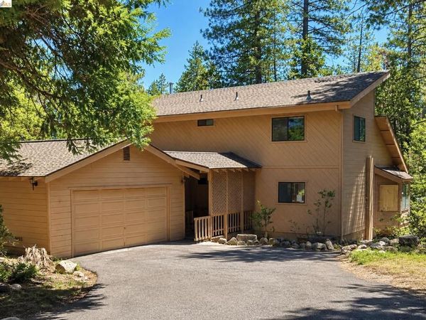 2985 Valley View Dr, Arnold, CA 95223