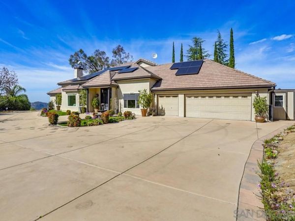 29059 Meadow Glen Wy W, Escondido, CA 92026