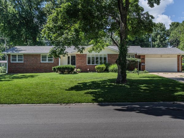 2349 S Catalina Avenue , Springfield, MO 65804
