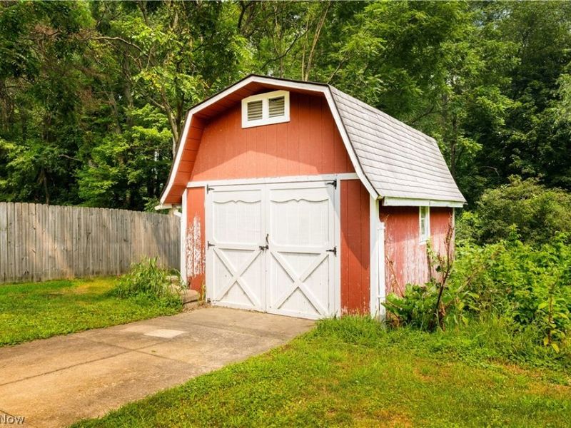13526 Glenvale Avenue NW, Uniontown, OH 44685 Photo 10