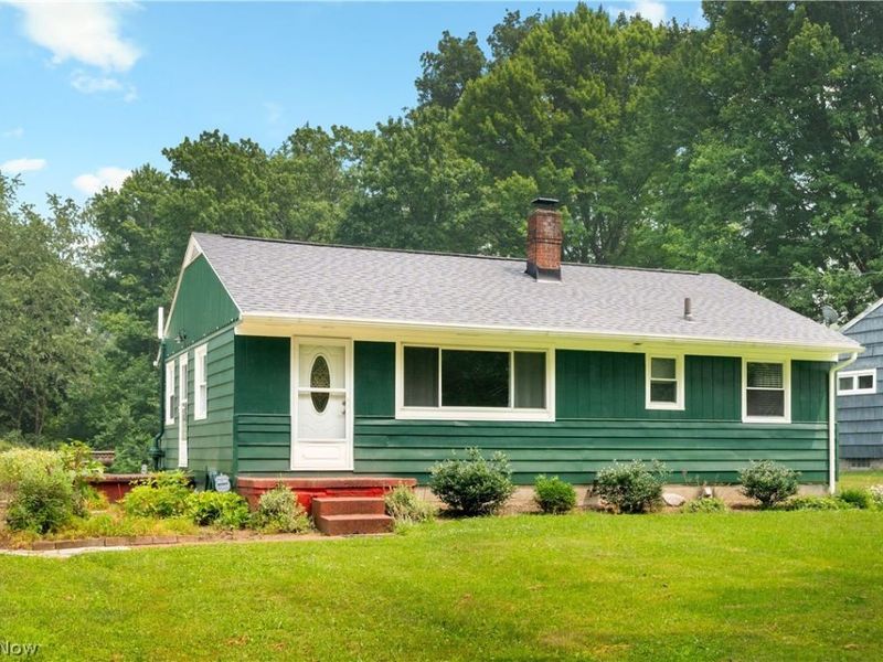 13526 Glenvale Avenue NW, Uniontown, OH 44685 Photo 4