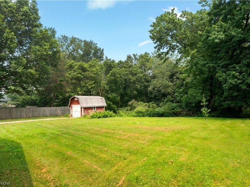 13526 Glenvale Avenue NW, Uniontown, OH 44685 Photo 7