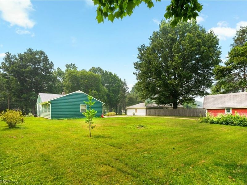 13526 Glenvale Avenue NW, Uniontown, OH 44685 Photo 8