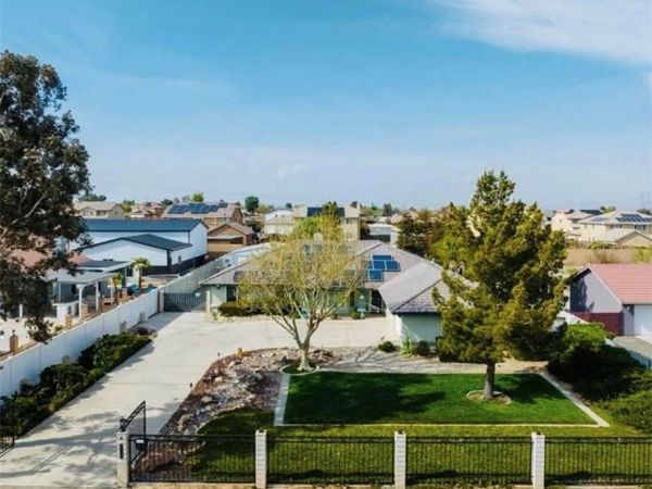 19040 Seaforth , Hesperia, CA 92345