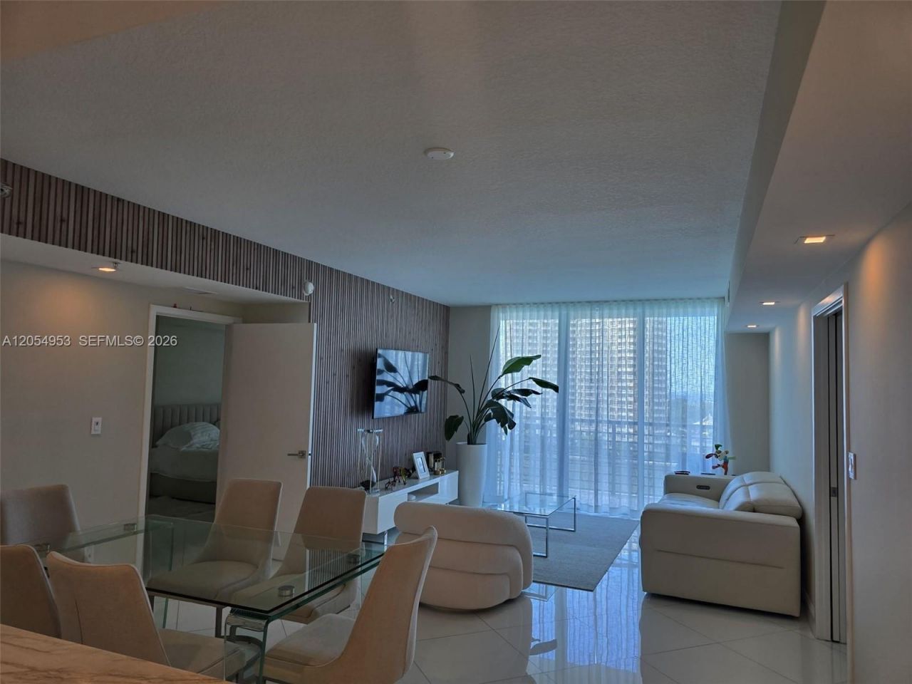 335 S Biscayne Blvd, Unit 907, Miami, FL 33131 Photo