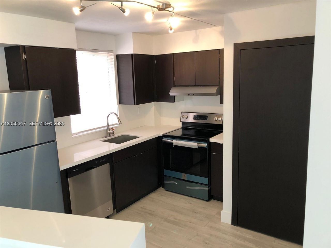 6195 NW 186th St, Unit 403, Hialeah, FL 33015 Photo
