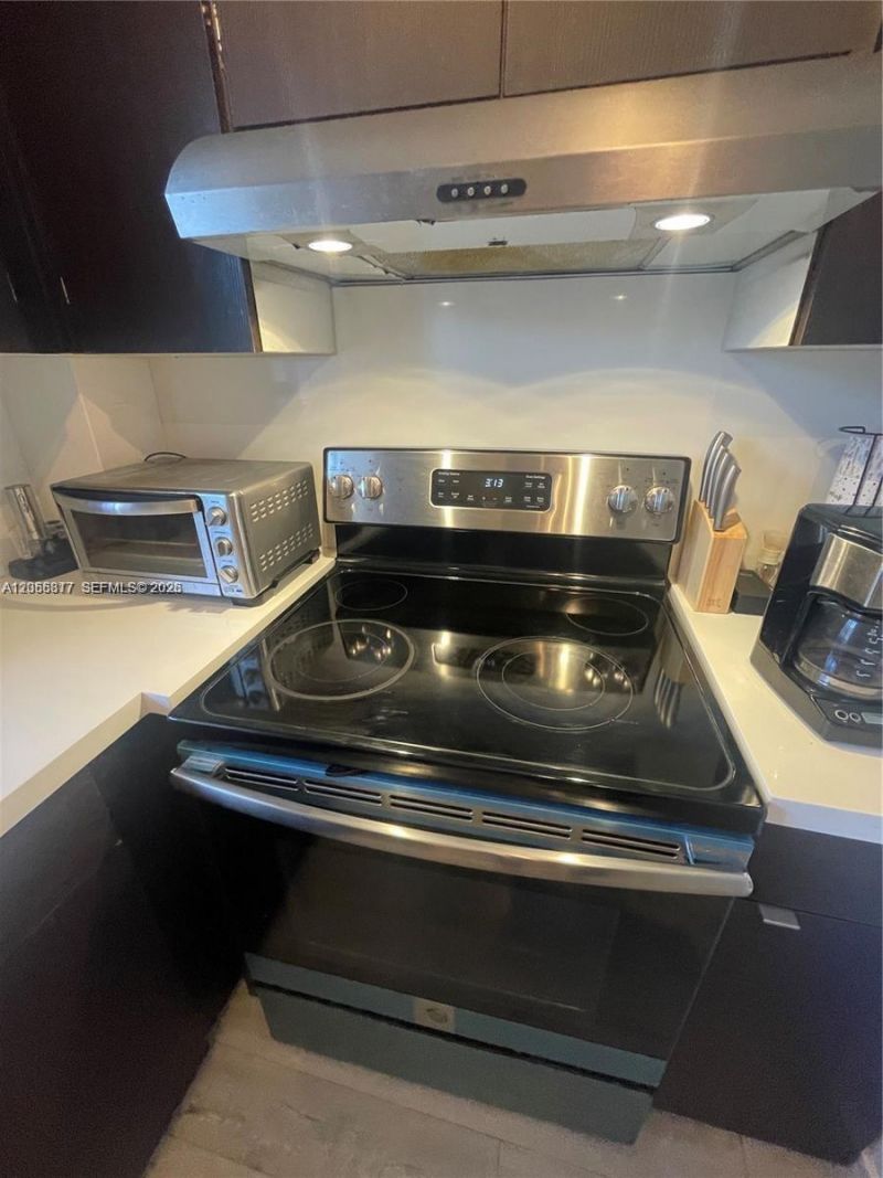 6195 NW 186th St, Unit 403, Hialeah, FL 33015 Photo