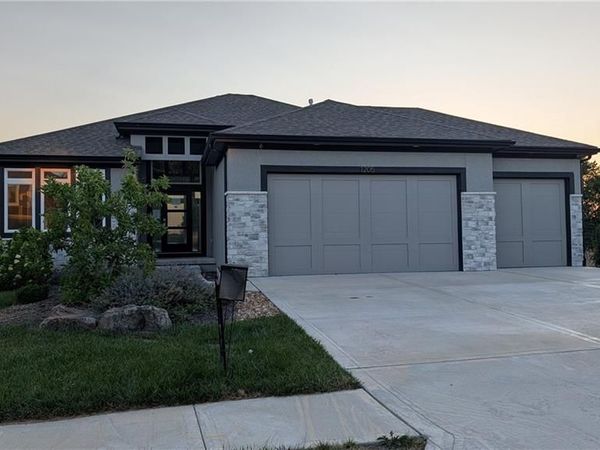 1205 Hampton Drive, Raymore, MO 64083