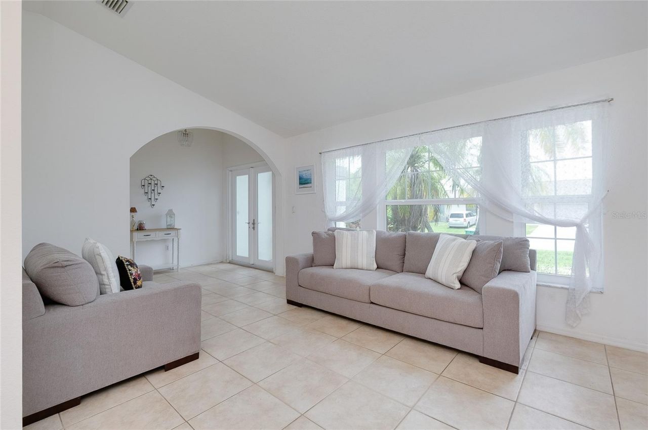 282 Warwick Street Nw, Port Charlotte, FL 33952 Photo