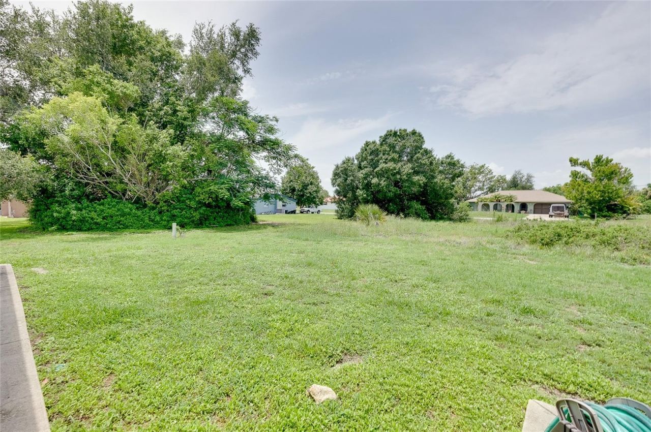 282 Warwick Street Nw, Port Charlotte, FL 33952 Photo