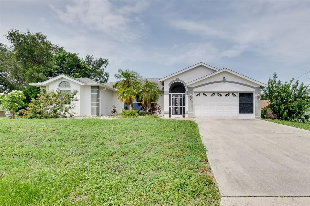 282 Warwick Street Nw, Port Charlotte, FL 33952 Photo