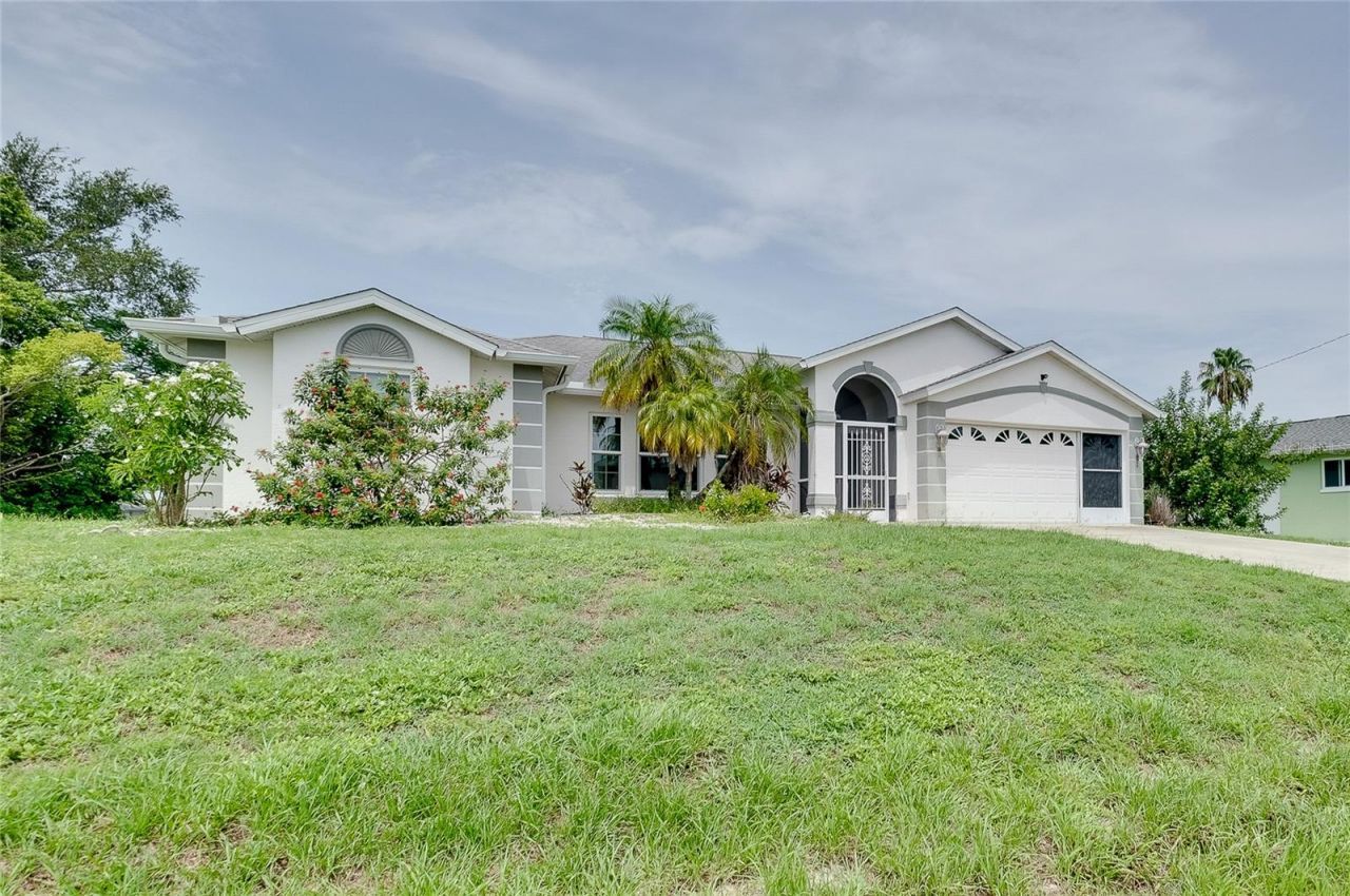282 Warwick Street Nw, Port Charlotte, FL 33952 Photo