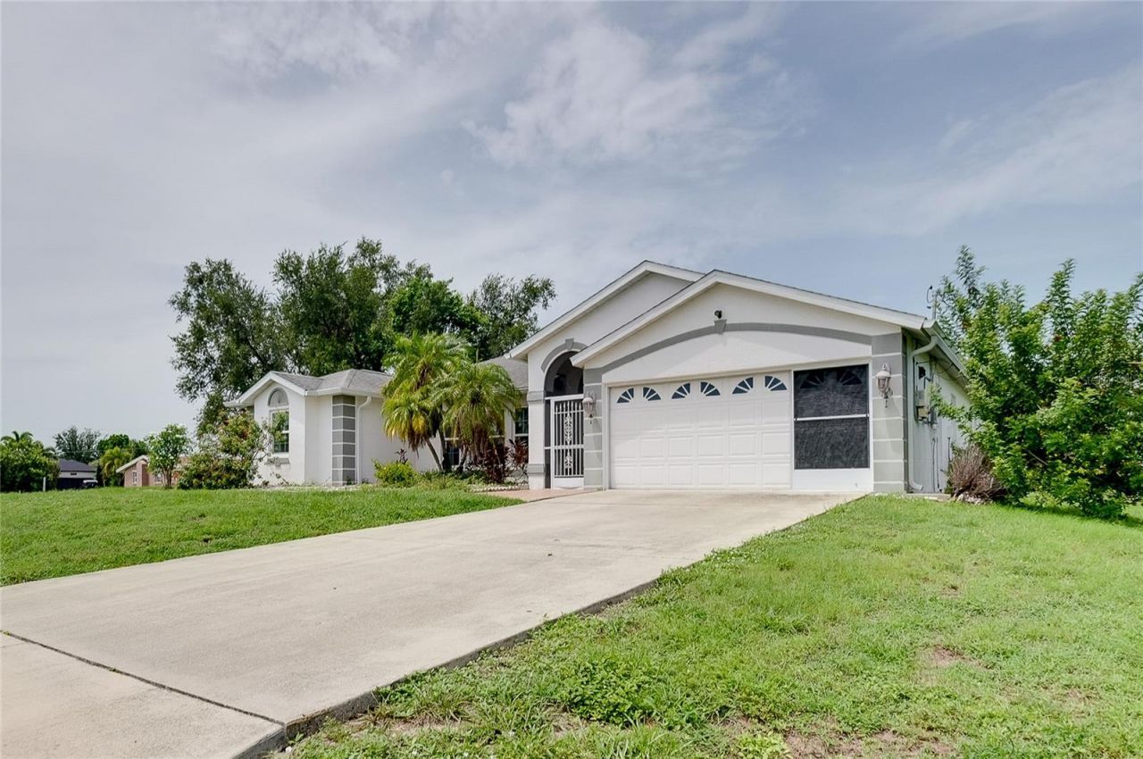 282 Warwick Street Nw, Port Charlotte, FL 33952 Photo