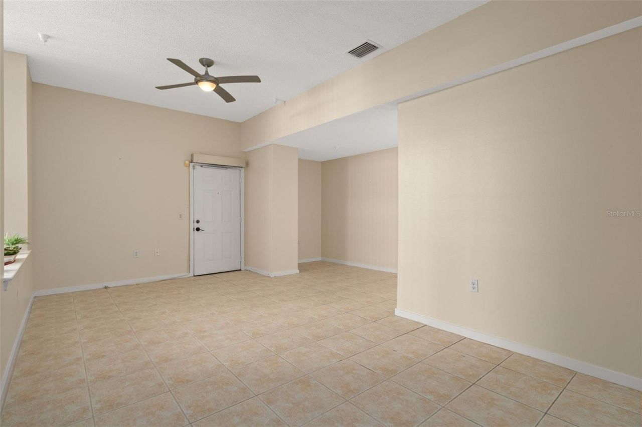 701 Mirror Lake Drive N, Unit 102, Saint Petersburg, FL 33701 Photo