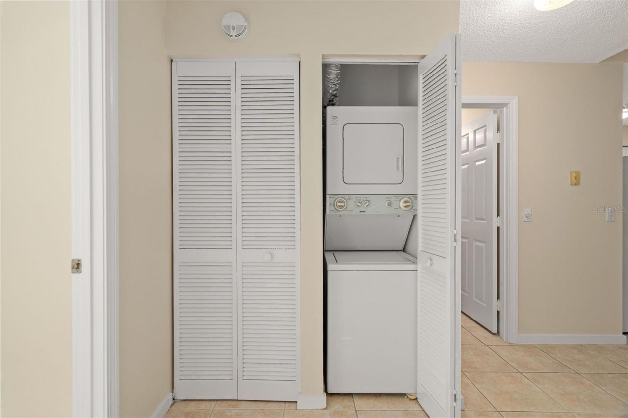 701 Mirror Lake Drive N, Unit 102, Saint Petersburg, FL 33701 Photo