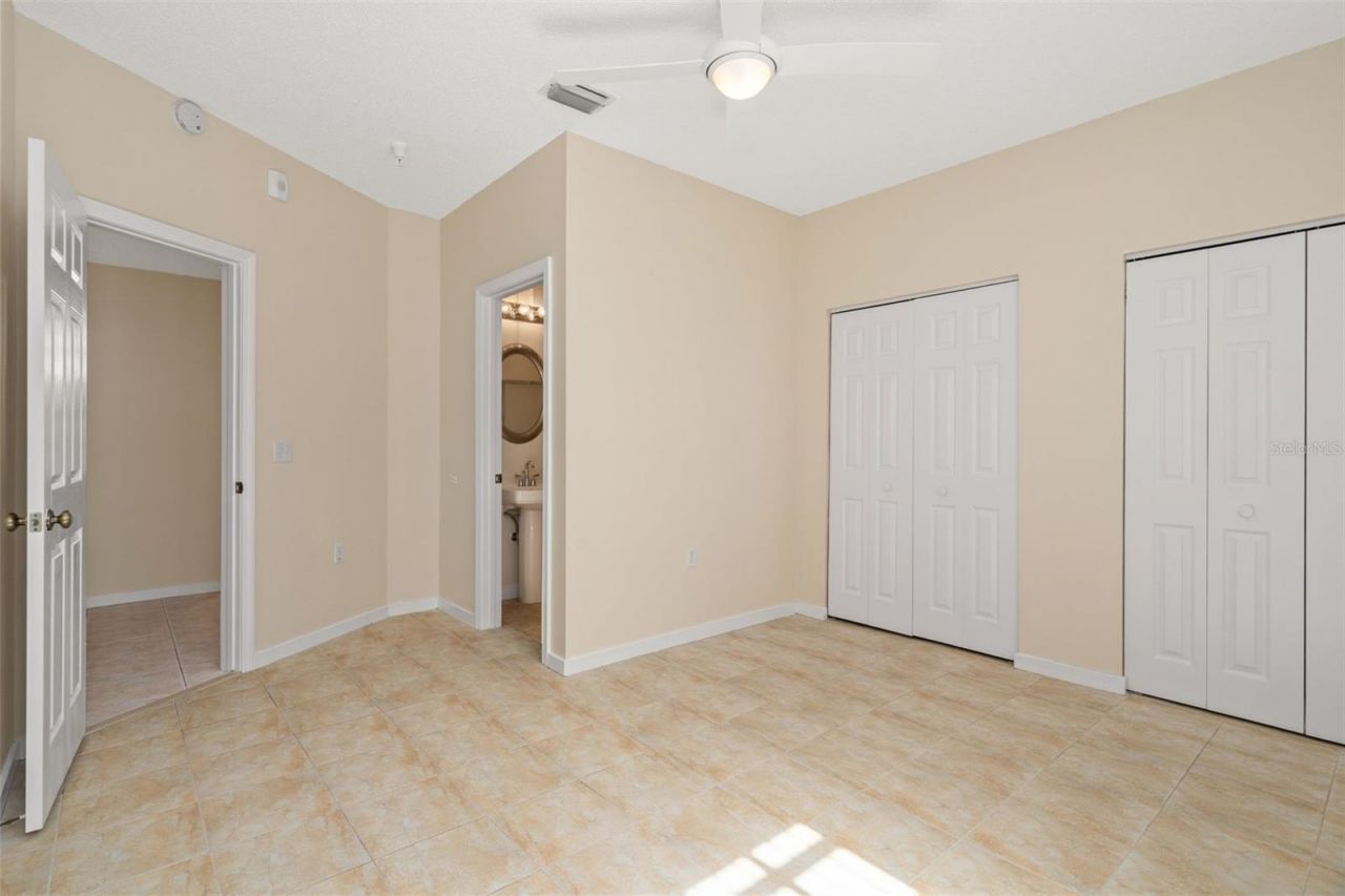701 Mirror Lake Drive N, Unit 102, Saint Petersburg, FL 33701 Photo