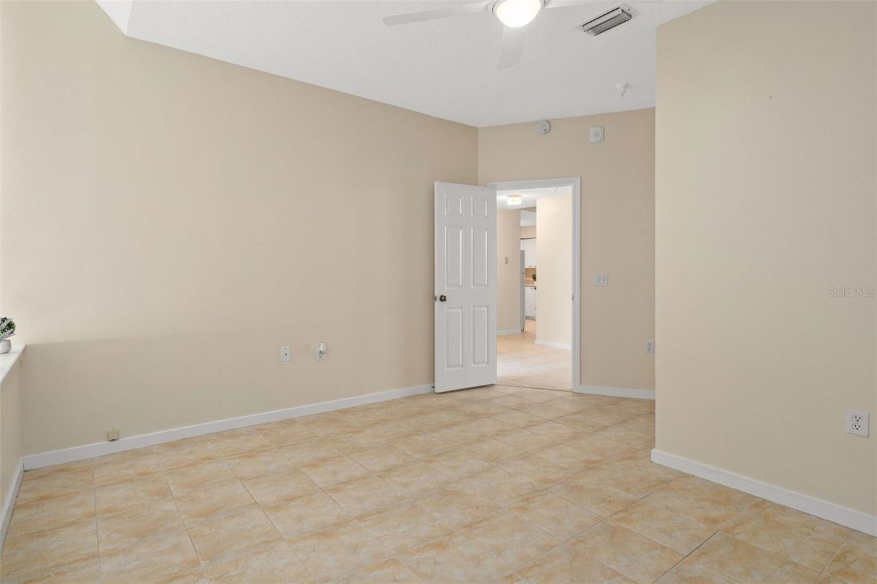 701 Mirror Lake Drive N, Unit 102, Saint Petersburg, FL 33701 Photo