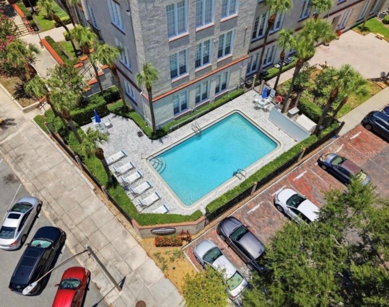 701 Mirror Lake Drive N, Unit 102, Saint Petersburg, FL 33701 Photo