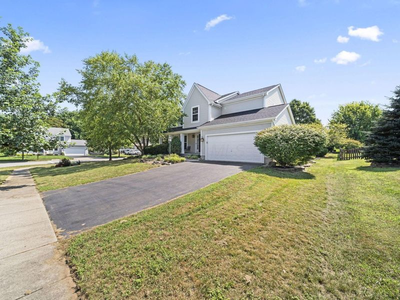 796 Manchester Court , Pickerington, OH 43147 Photo 3