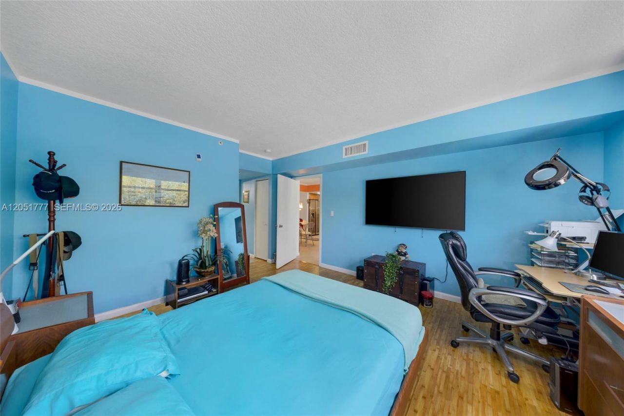 1555 N Treasure Dr , Unit 207, North Bay Village, FL 33141 Photo