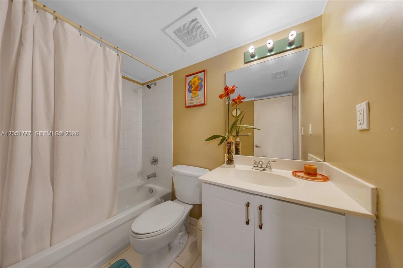1555 N Treasure Dr , Unit 207, North Bay Village, FL 33141 Photo