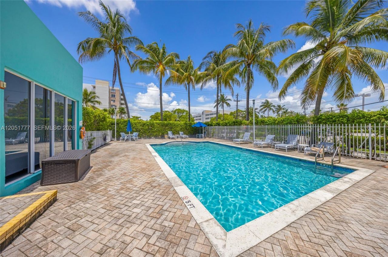 1555 N Treasure Dr , Unit 207, North Bay Village, FL 33141 Photo