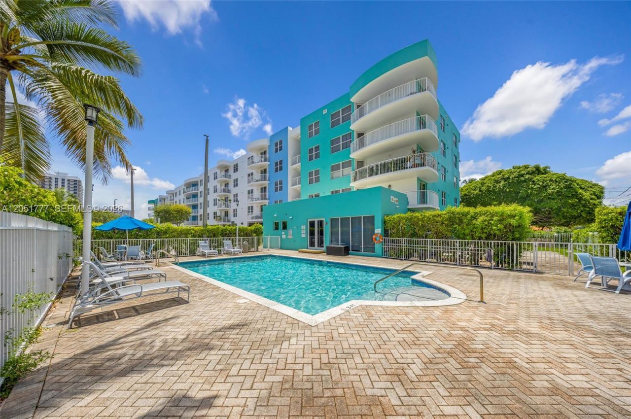 1555 N Treasure Dr , Unit 207, North Bay Village, FL 33141 Photo