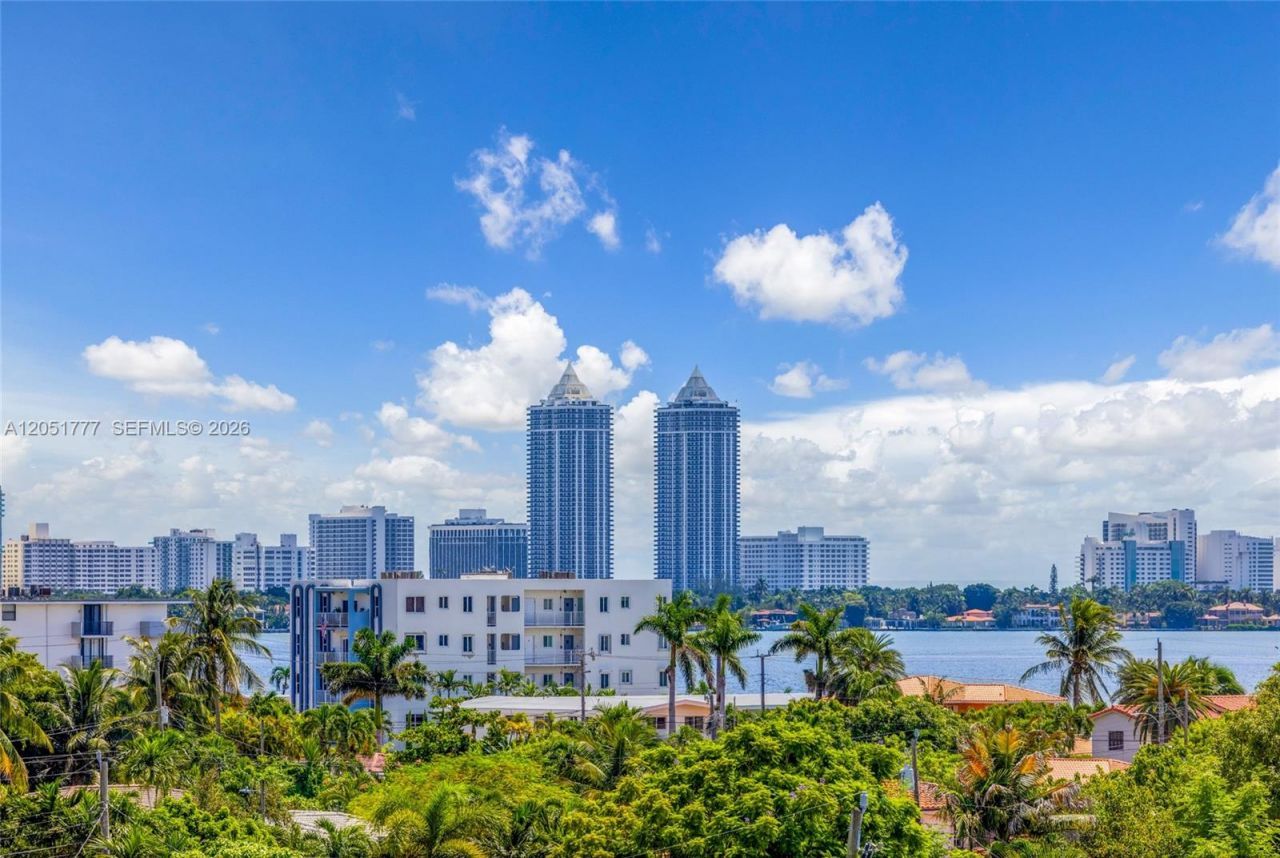 1555 N Treasure Dr , Unit 207, North Bay Village, FL 33141 Photo