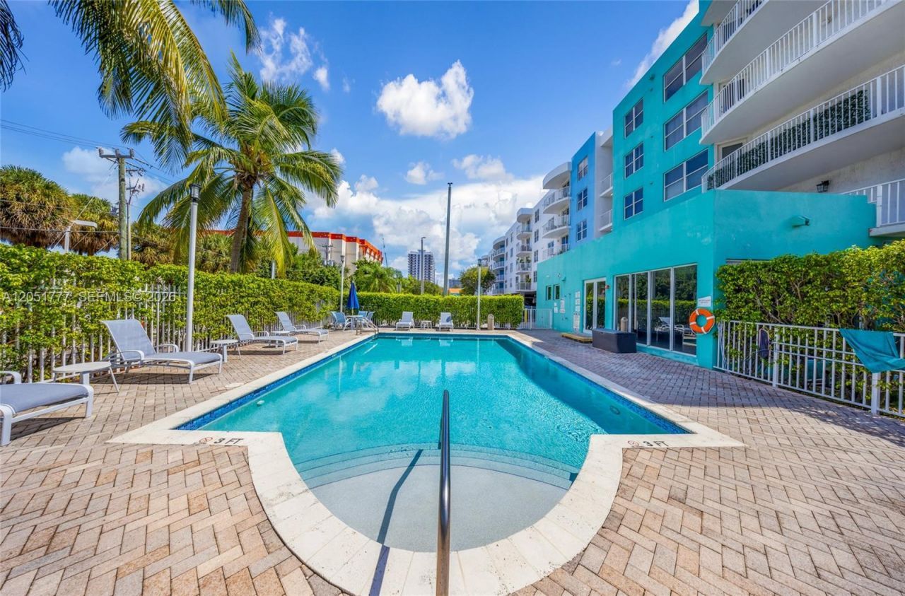 1555 N Treasure Dr , Unit 207, North Bay Village, FL 33141 Photo