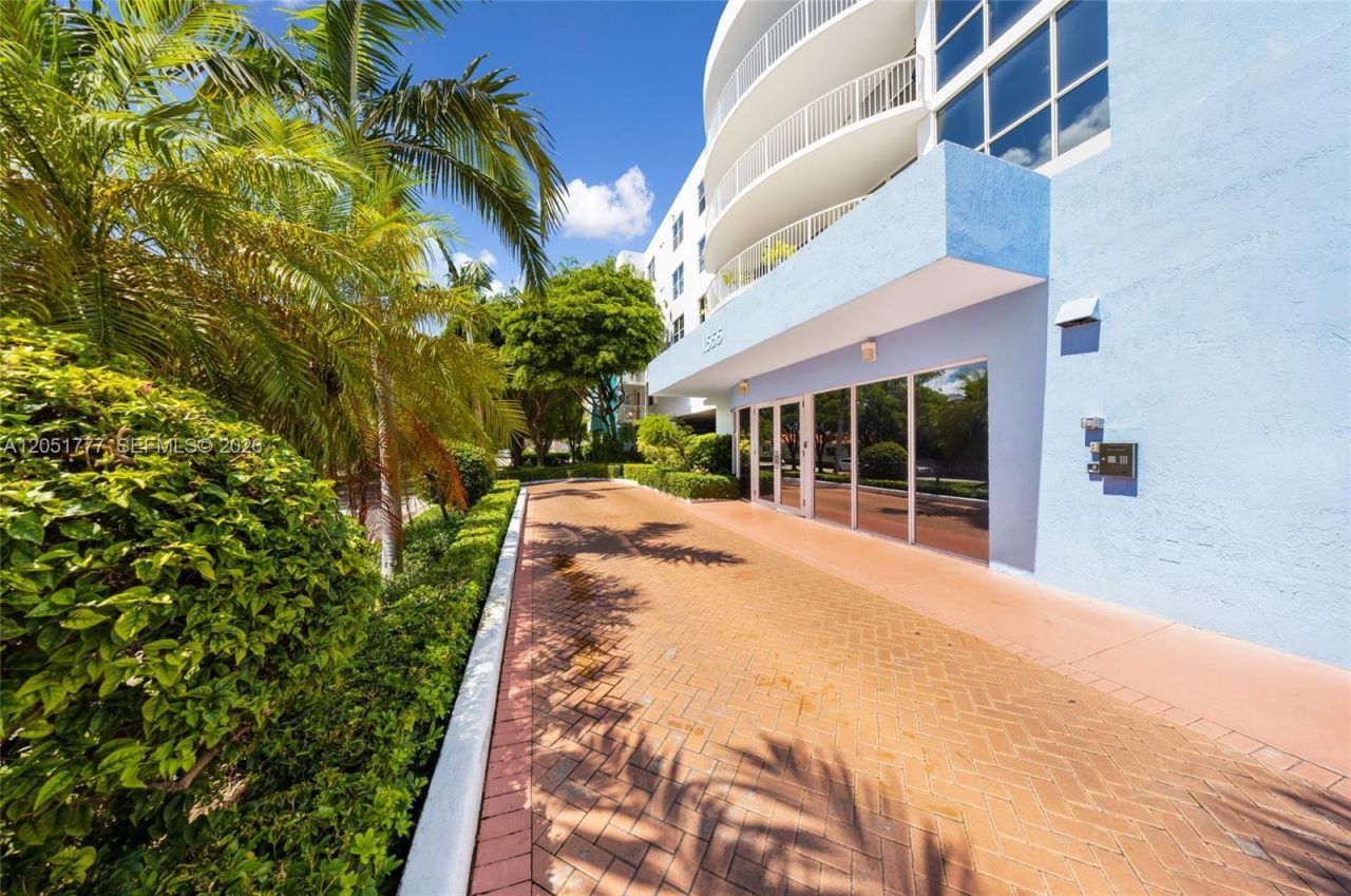 1555 N Treasure Dr , Unit 207, North Bay Village, FL 33141 Photo