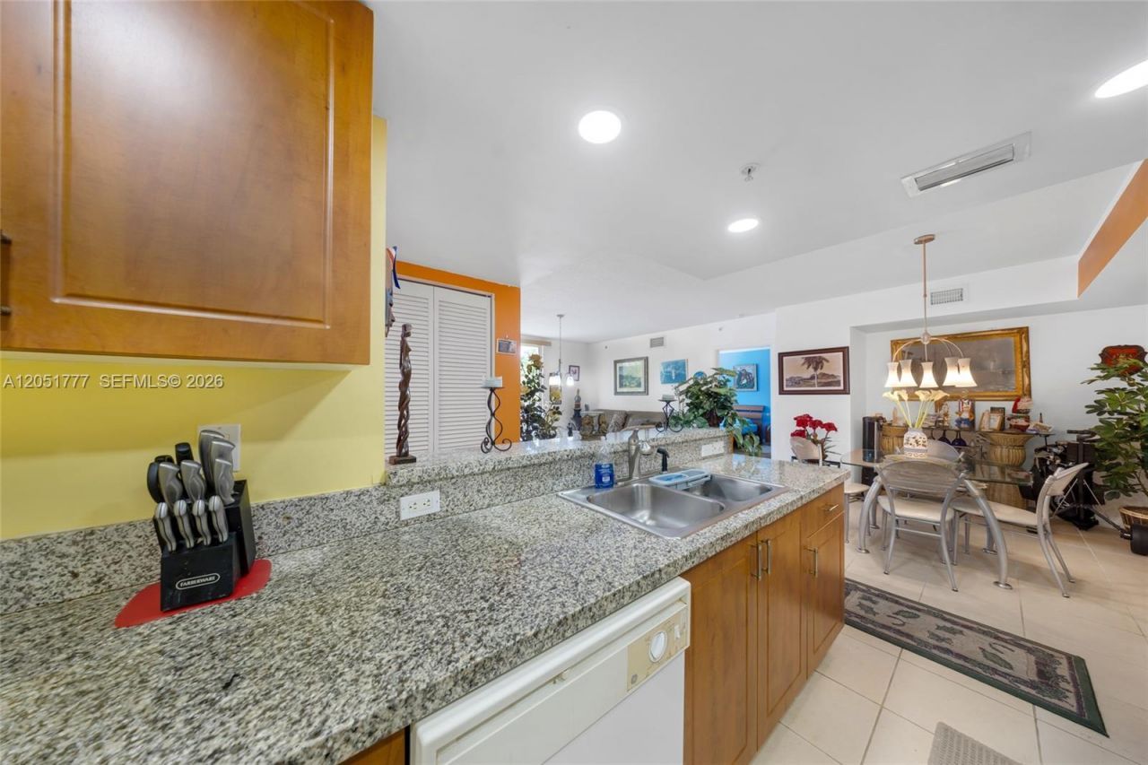 1555 N Treasure Dr , Unit 207, North Bay Village, FL 33141 Photo