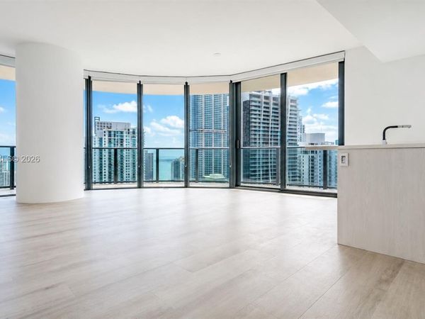 45 SW 9th St , Unit 3303, Miami, FL 33130