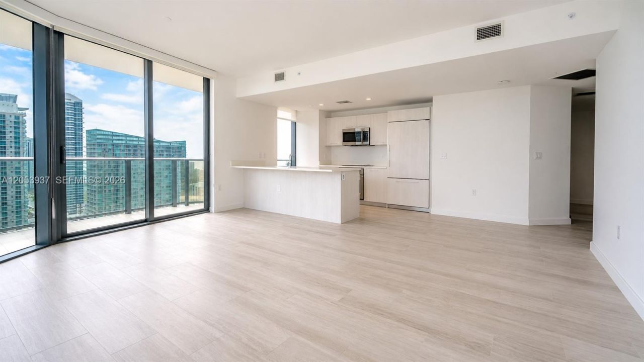 45 SW 9th St, Unit 3303, Miami, FL 33130 Photo