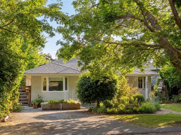 1893 Forrester St, Saanich, BC V8R 3G7
