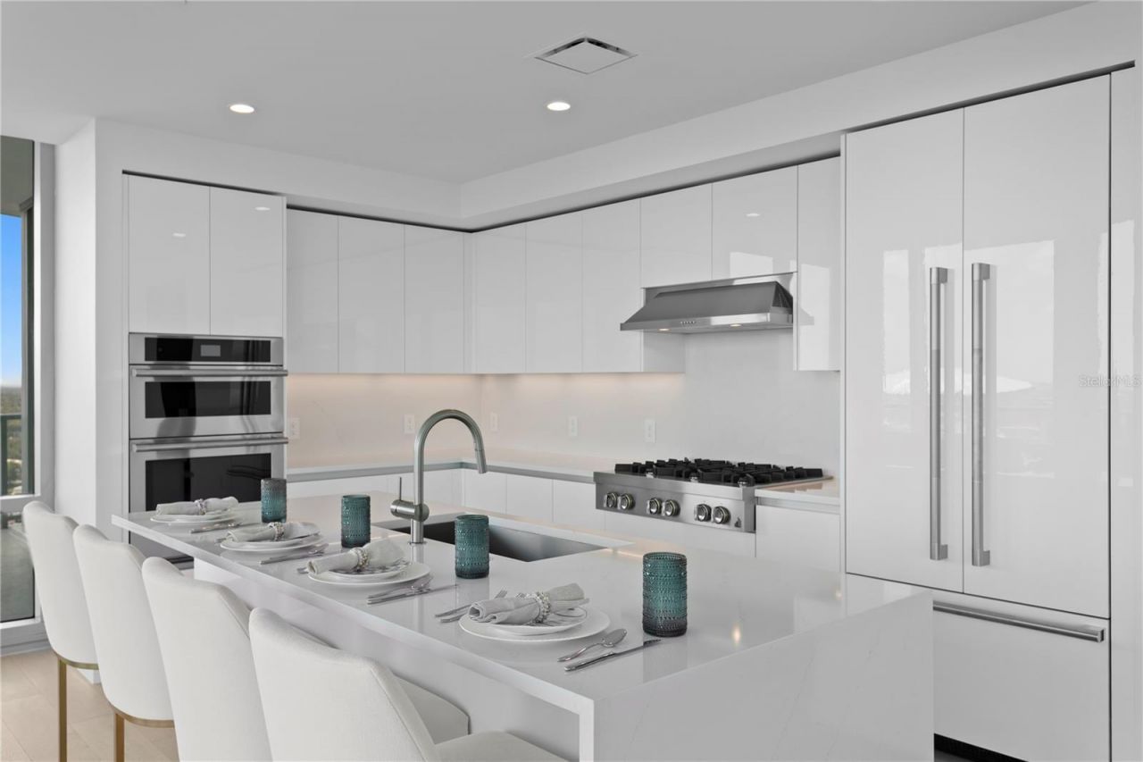 400 Central Avenue, Unit 1801, Saint Petersburg, FL 33701 Photo