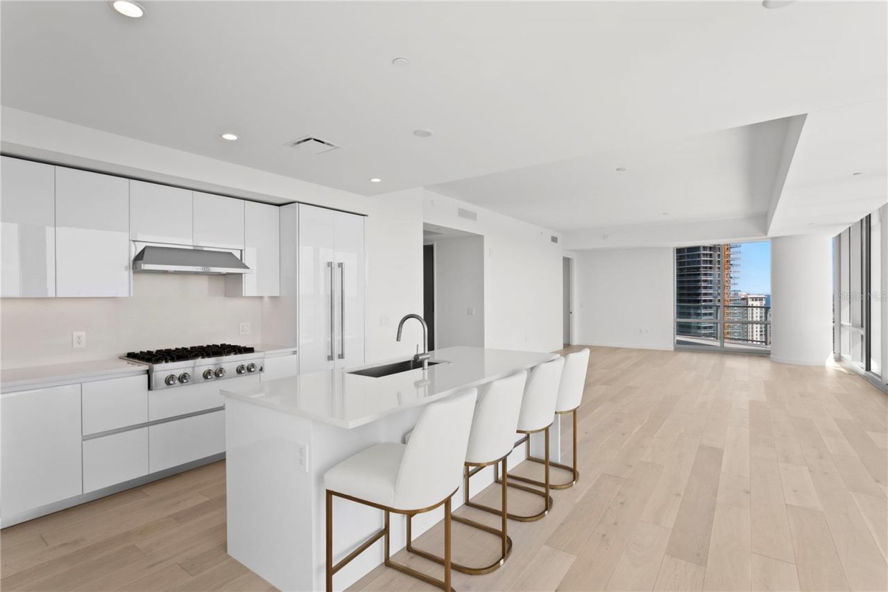 400 Central Avenue, Unit 1801, Saint Petersburg, FL 33701 Photo