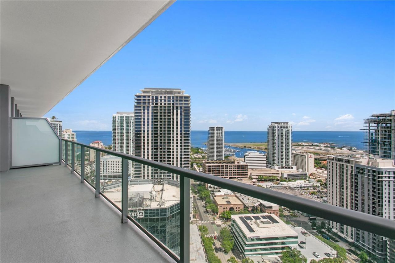 400 Central Avenue, Unit 1801, Saint Petersburg, FL 33701 Photo