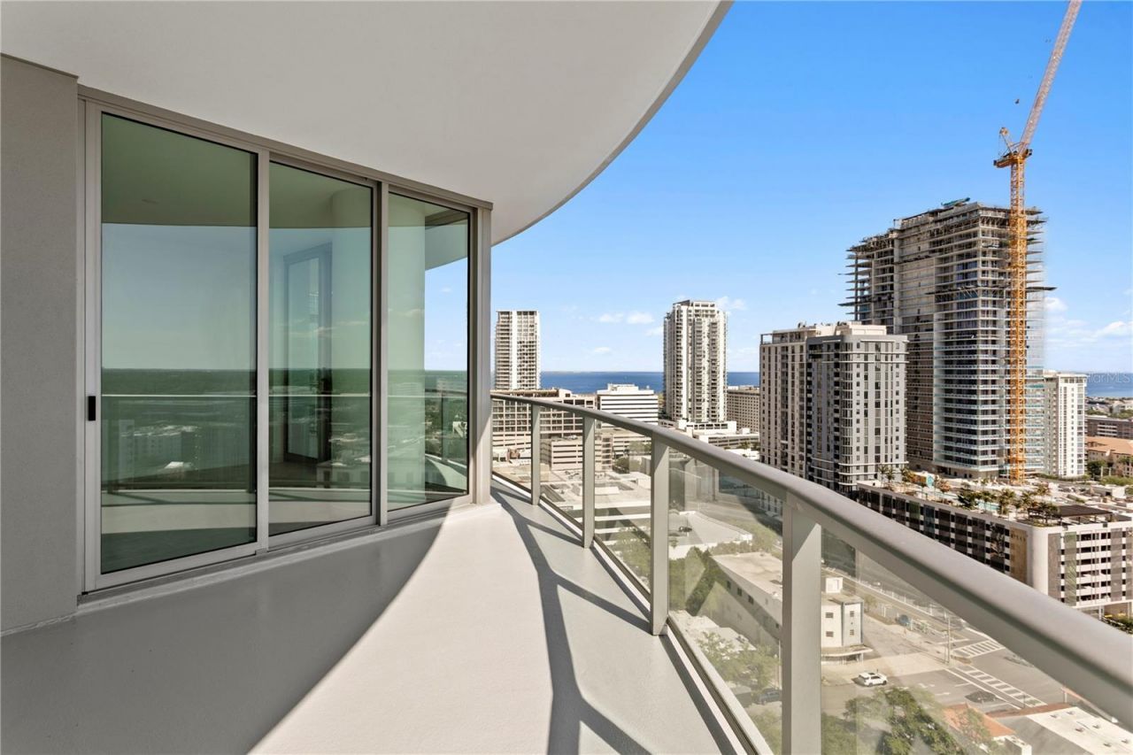 400 Central Avenue, Unit 1801, Saint Petersburg, FL 33701 Photo
