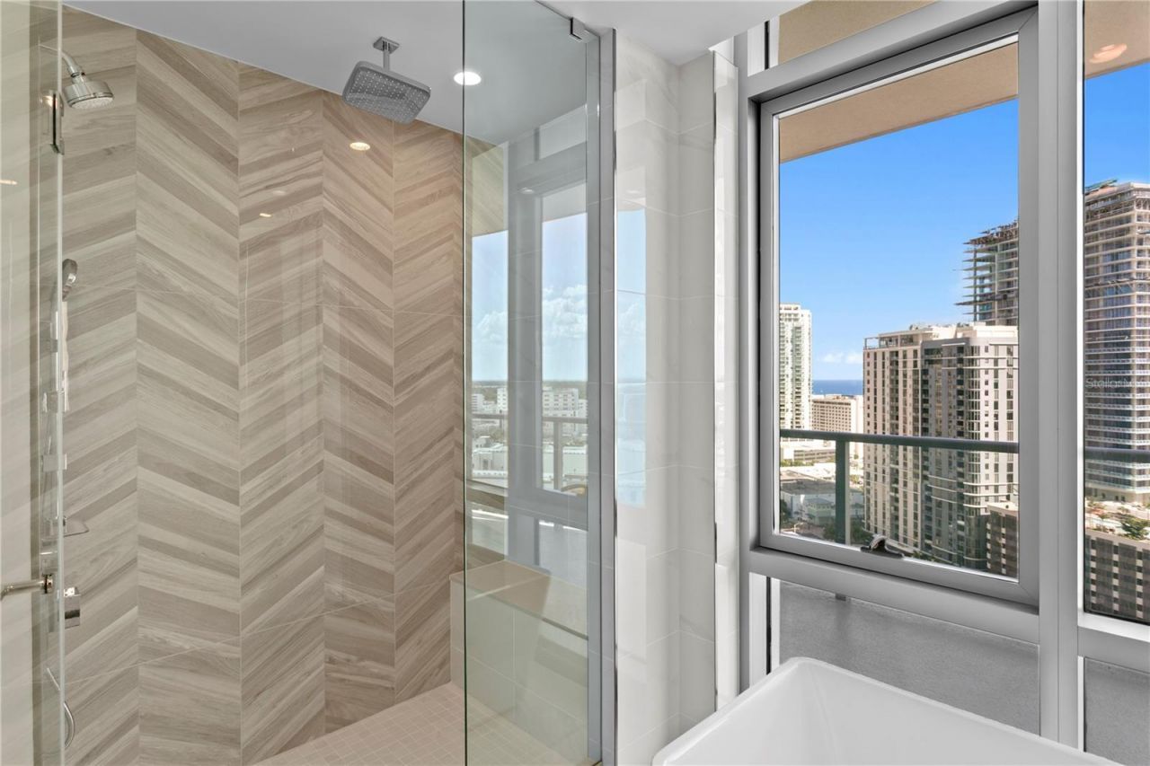 400 Central Avenue, Unit 1801, Saint Petersburg, FL 33701 Photo