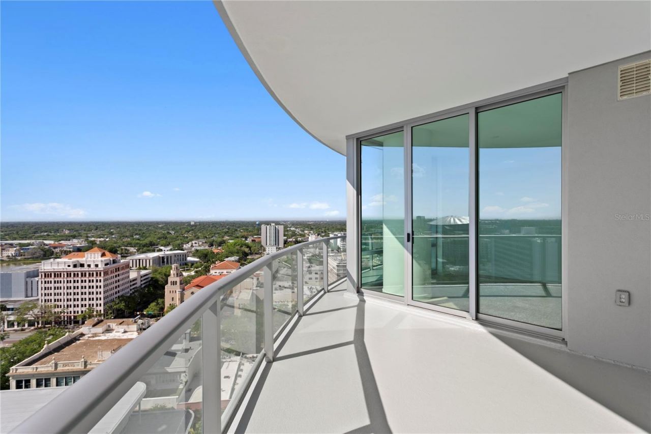 400 Central Avenue, Unit 1801, Saint Petersburg, FL 33701 Photo
