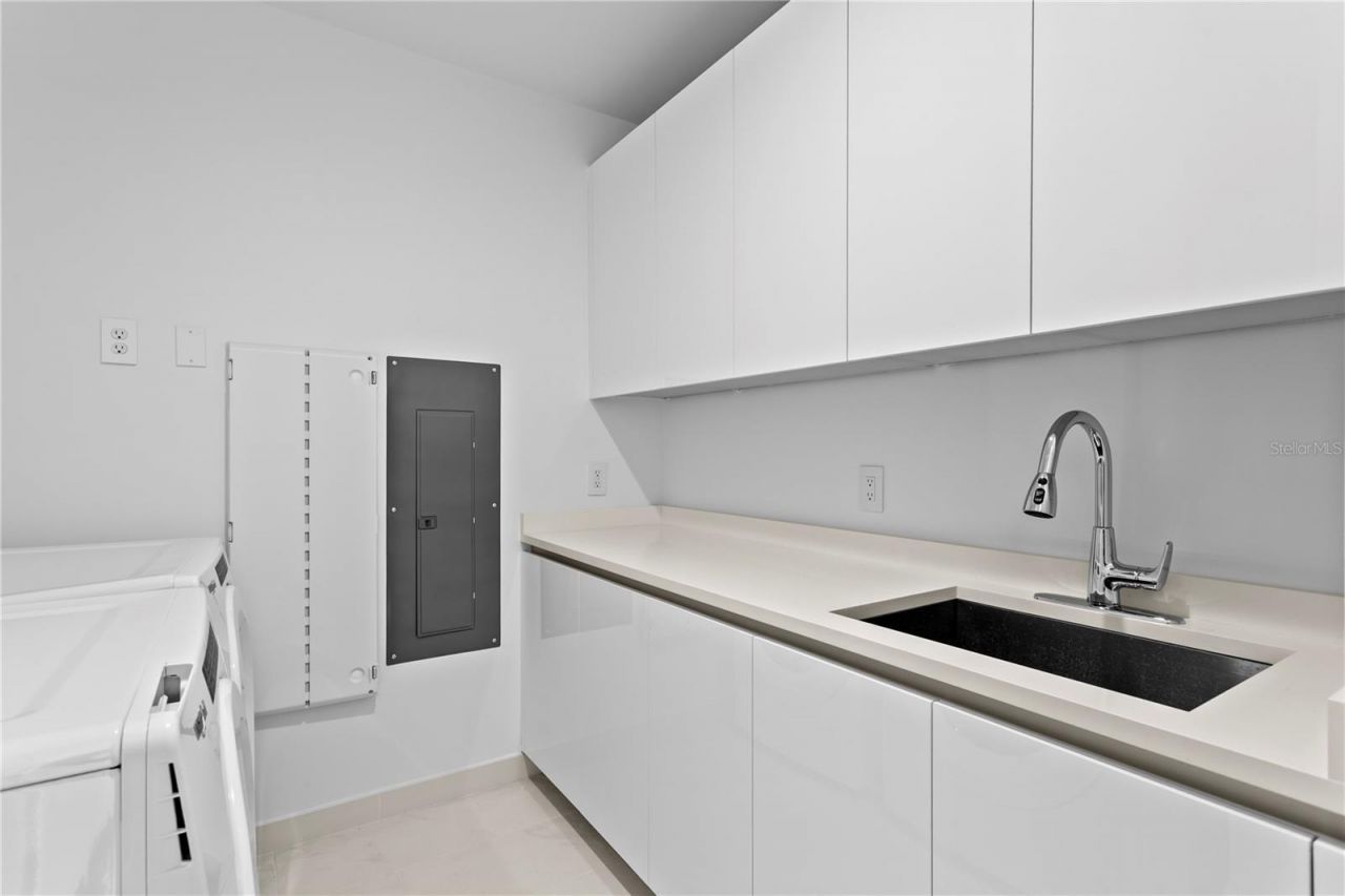400 Central Avenue, Unit 1801, Saint Petersburg, FL 33701 Photo
